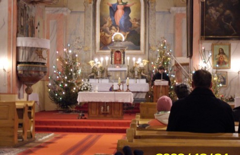 Karácsony este a katolikus templomban